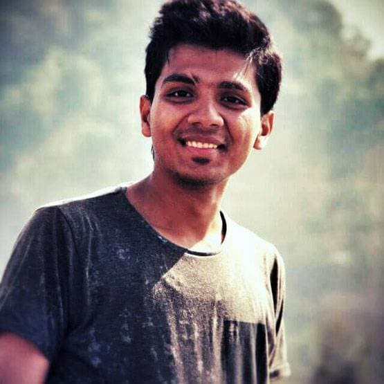 जूते की दुकान में बैठता था बेटा, पिता ने कहा- कलेक्टर बनो, ऐसे बन गया IAS