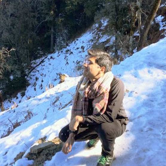 जूते की दुकान में बैठता था बेटा, पिता ने कहा- कलेक्टर बनो, ऐसे बन गया IAS