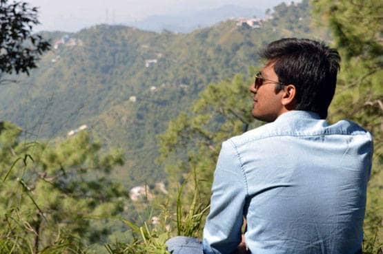 जूते की दुकान में बैठता था बेटा, पिता ने कहा- कलेक्टर बनो, ऐसे बन गया IAS