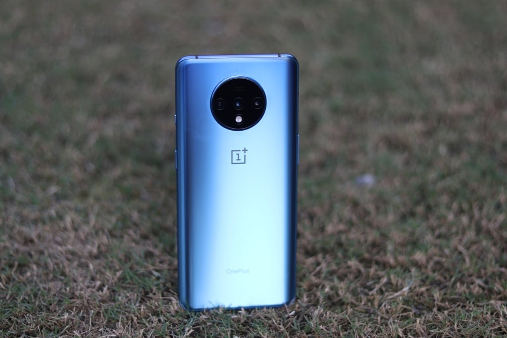 Amazon सेल: OnePlus स्मार्टफोन्स पर 10 हजार तक छूट