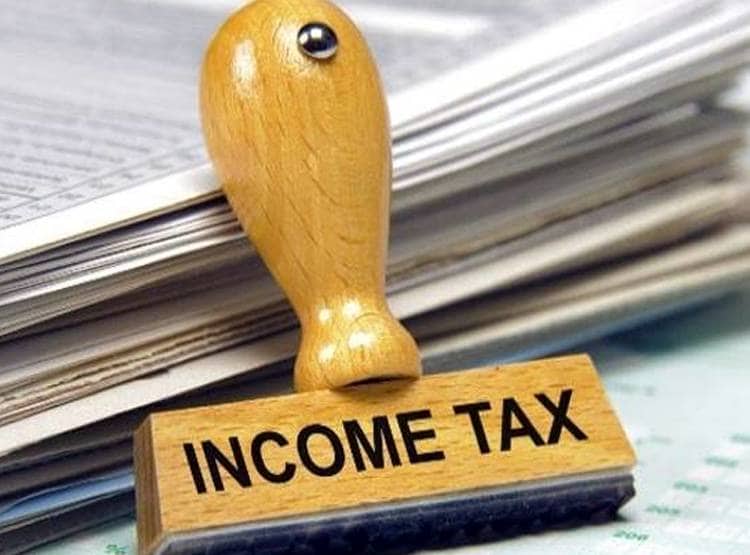 7 हजार सैलरी, 132 करोड़ के ट्रांजेक्शन का नोट‍िस, चोकसी से जुड़ रहे तार