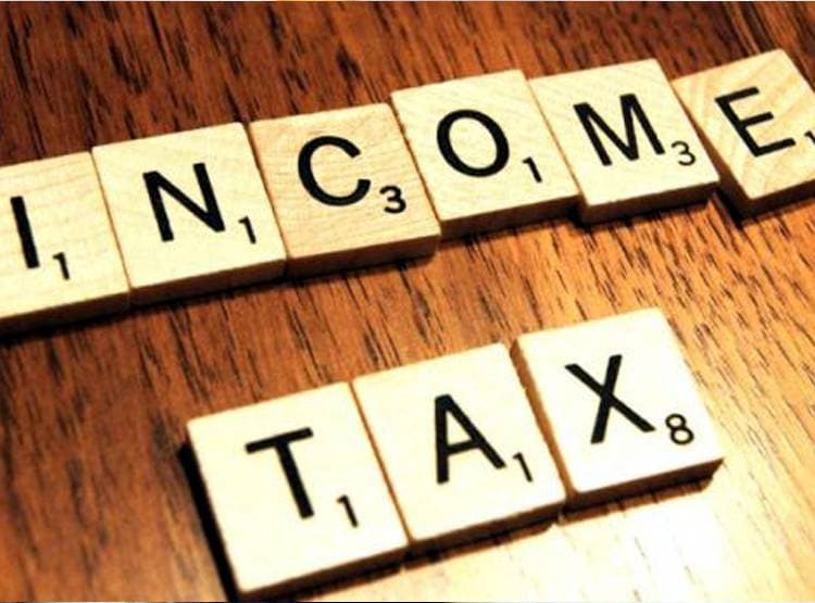 7 हजार सैलरी, 132 करोड़ के ट्रांजेक्शन का नोट‍िस, चोकसी से जुड़ रहे तार