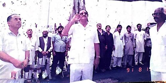 इंदिरा ही नहीं राजीव और बाल ठाकरे के साथ भी हैं करीम लाला की तस्वीरें