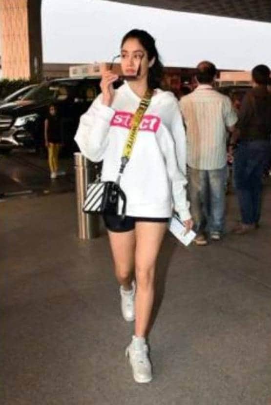 सुहाना खान से तैमूर तक इतने महंगे कपड़े पहनते हैं ये स्टार किड्स