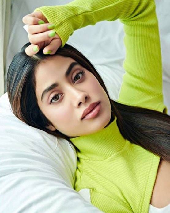 जिम में दो चोटी बनाकर पहुंचीं जाह्नवी कपूर, देखें क्यूट Photos