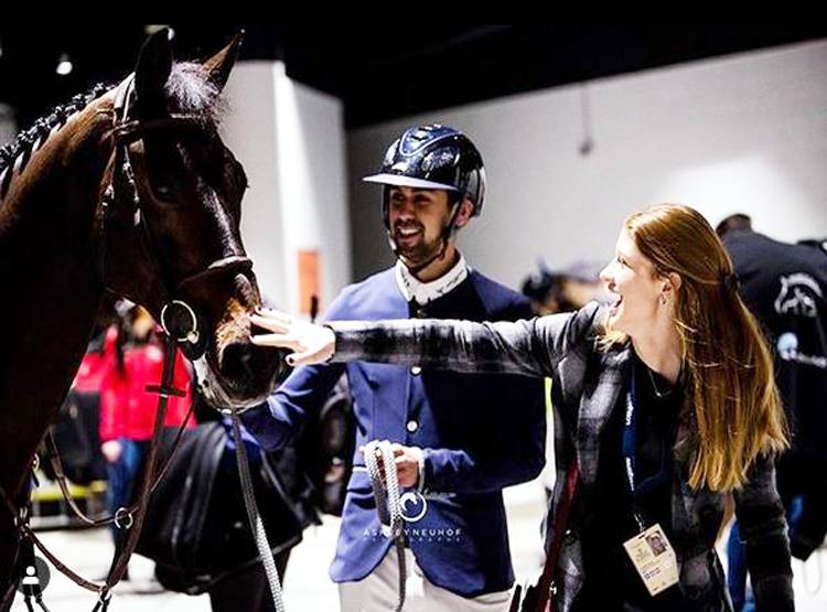 बिल गेट्स की बेटी ने मिस्र के रईस से की सगाई, फोटो सोशल मीडिया पर वायरल