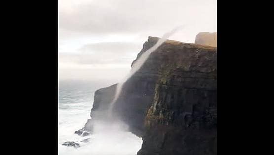 देखिए...1542 फीट ऊंचा पानी का उल्टा झरना, ये है प्रकृति का अद्भुत नजारा