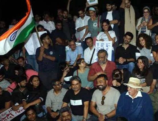 जेएनयू: खामोश थीं दीपिका, कन्हैया लगाते रहे 'जय भीम' के नारे