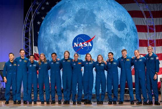 एक जिन्दगी कई किरदार: नेवी अफसर, डॉक्टर, अब बनेगा एस्ट्रोनॉट