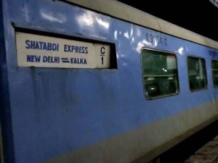 दिल्ली से कोलकाता, पटना या मुंबई, जानें- अब कितना लगेगा रेल किराया