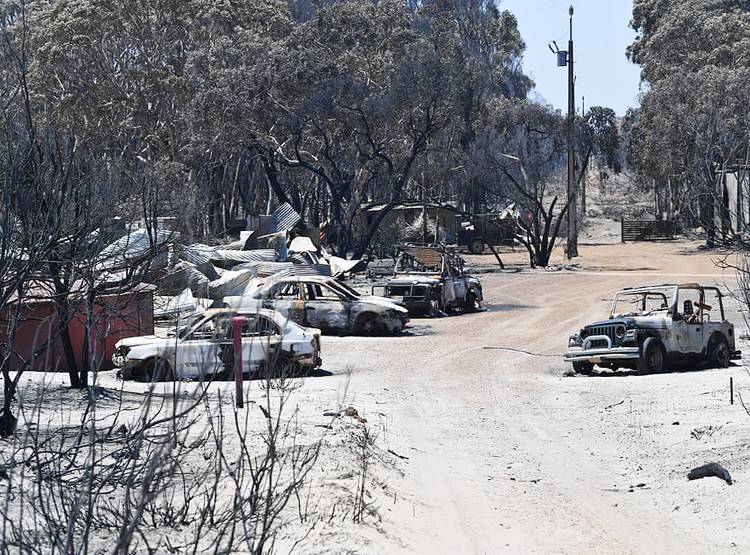 जल गया कंगारू आइलैंड, राख हो गए हरे-भरे जंगल, देखें पहले और अब की तस्वीरें