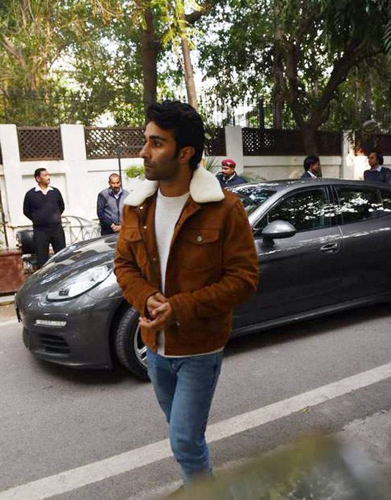 ऋतु नंदा के अंतिम संस्कार में पहुंचा कपूर परिवार, अभिषेक-ऐश्वर्या हुए शामिल