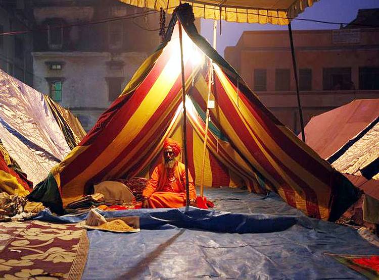 महाकुंभ पर मंदी की मार? उत्तराखंड को अब तक पैसा नहीं दे पाई मोदी सरकार