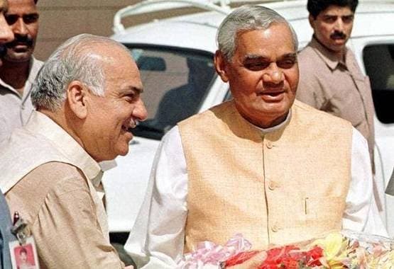 दिल्ली चुनाव 2020: जानिए 1993 से अब तक, कब किससे सिर सजा ताज