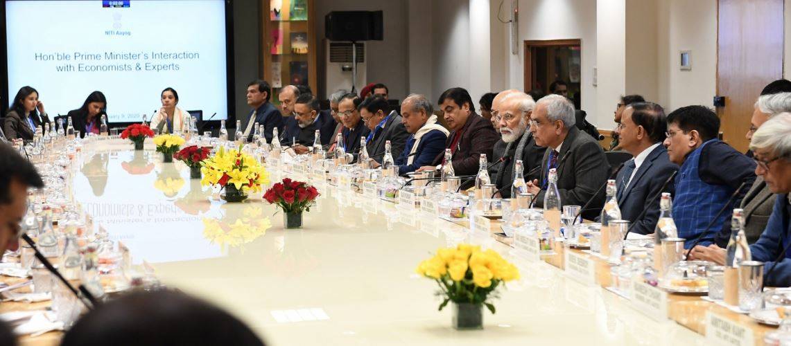 5 ट्रिलियन इकोनॉमी पर मैराथन बैठकें, मोदी बोले- अचानक नहीं आया ख्याल