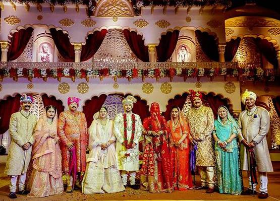 शादी के बाद फैमिली वेकेशन पर ये रिश्ता फेम मोहिना, देखें तस्वीरें