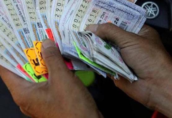 कूड़ेदान की एक पर्ची, और ठेले वाला एक झटके में बना करोड़पति