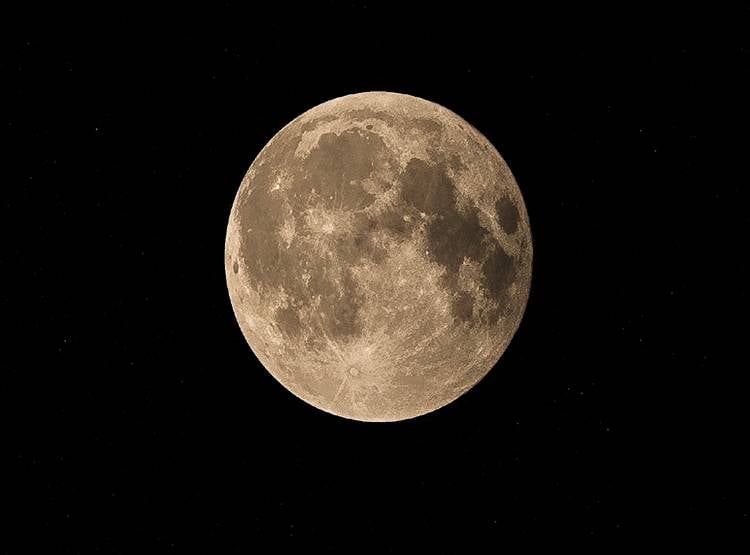 अंधविश्वास vs सचः आखिर क्यों डरते हैं लोग चंद्र ग्रहण से, जानिए कारण