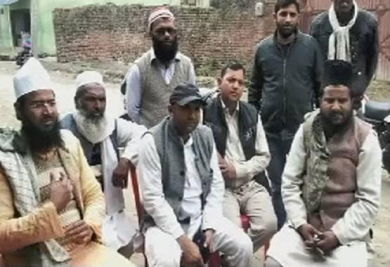 मुस्लिम वकील ने गिनाए CAA के फायदे तो हुई पिटाई, हुक्का पानी भी बंद