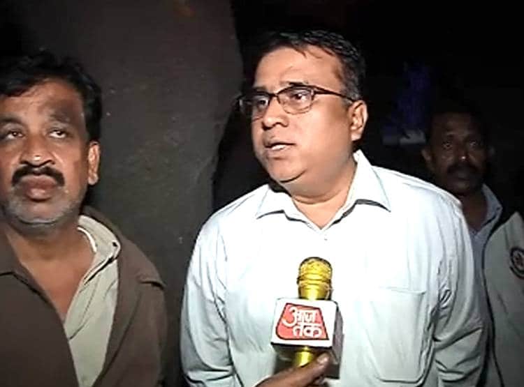 स्कूटी पर बैठी मह‍िला के स‍िर पर मारा हथौड़ा, मर्डर का राज खुला तो...