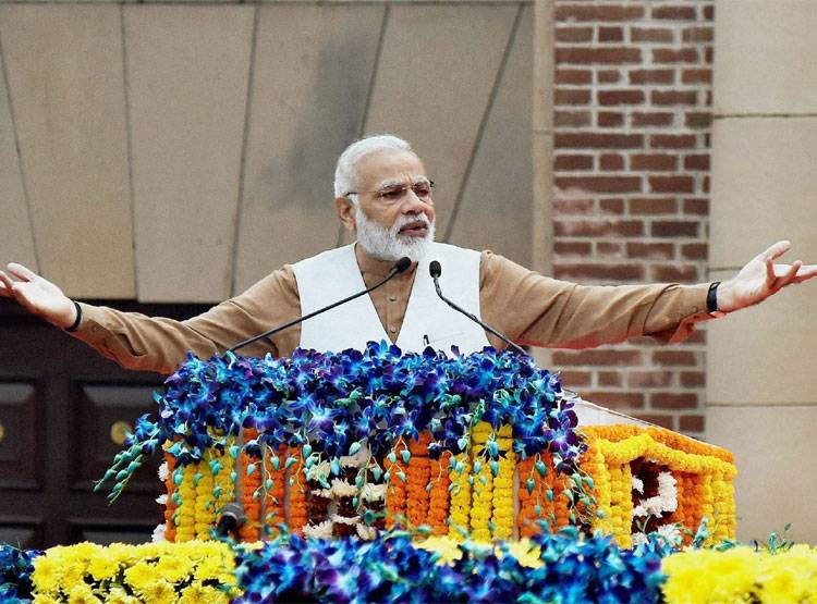 PF पर झटका देने की तैयारी में सरकार, ब्‍याज पर चलेगी कैंची!