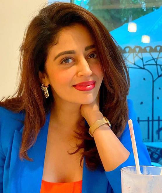 नऊवारी साड़ी, हैवी ज्लैवरी, मराठी दुल्हन के लुक में ऐसी नजर आईं नेहा पेंडसे