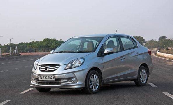 केवल बॉडी नहीं, पुरानी कार खरीदते वक्त ये 5 टिप्स रखें याद