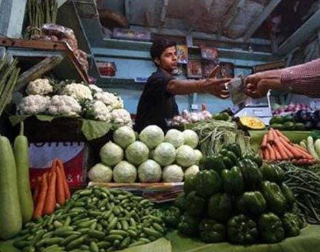 महंगाई से कराह रही है जनता, सरकार से गुहार- बजट से आस