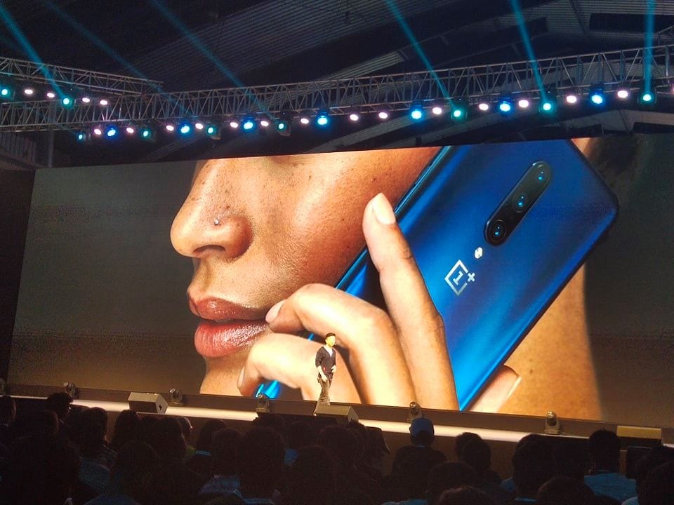 Amazon Sale: iPhone से लेकर Redmi फोन्स, मिल रही है 10000 रुपये तक छूट