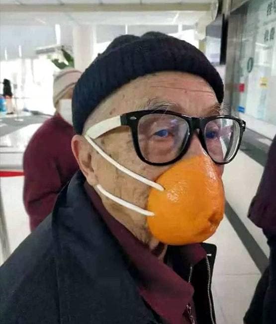 Coronavirus: चीन के लोग लगा रहे हैं ब्रा, सैनिटरी पैड्स, संतरे के मास्क