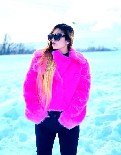 पहाड़ों पर बर्फ के बीच परवान चढ़ा ऋषभ पंत का प्यार, शेयर की फोटो