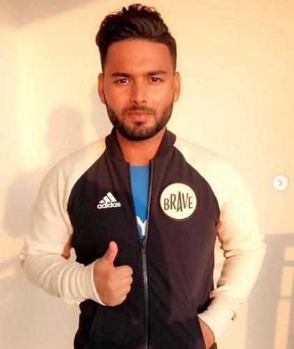 पहाड़ों पर बर्फ के बीच परवान चढ़ा ऋषभ पंत का प्यार, शेयर की फोटो