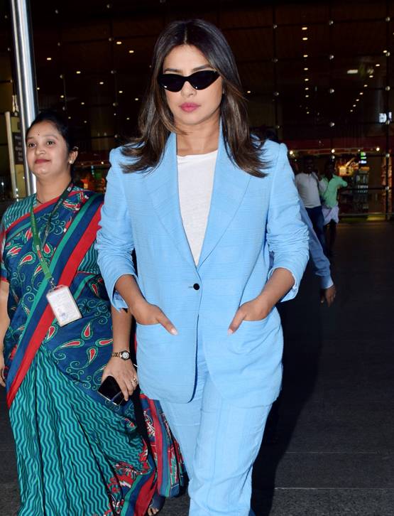 बॉसी अंदाज में मुंबई लौटीं प्र‍ियंका चोपड़ा, नया प्रोजेक्ट करेंगी साइन?