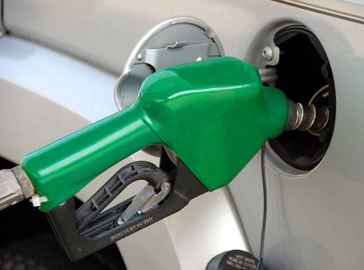 पेट्रोल पंप के लिए लाइसेंस दे रही सरकार, ऐसे उठाएं मौके का फायदा