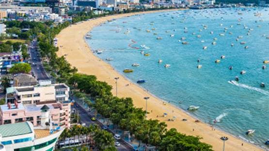 नशे में मशहूर बीच पर दिन में संबंध बनाने लगे टूरिस्ट, हुए अरेस्ट