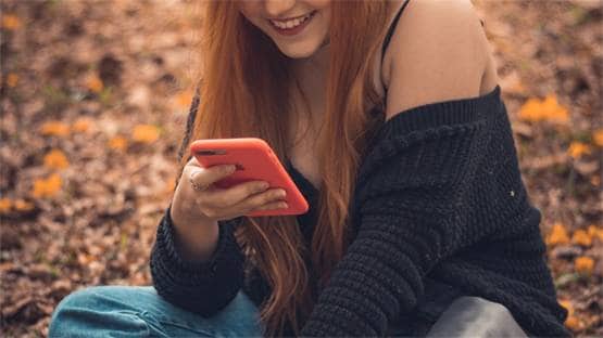 सोशल मीडिया पर फेमस महिलाओं को साथ सोने के लिए लाखों कर रहे ऑफर