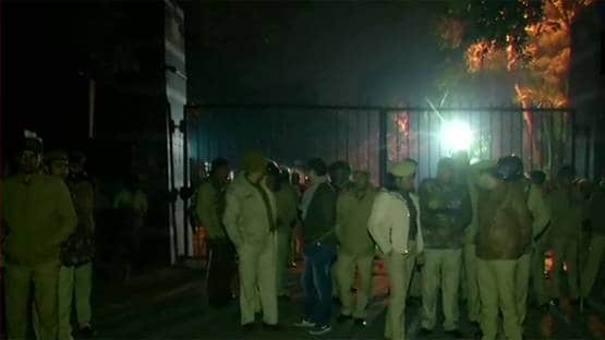 JNU में तांडव के बाद बेफिक्र निकले नकाबपोश, देखती रही पुलिस, Video