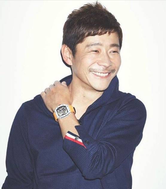 अरबपति की गर्लफ्रेंड बनने की वैकेंसी, लड़कियों के लिए रखीं ये शर्तें