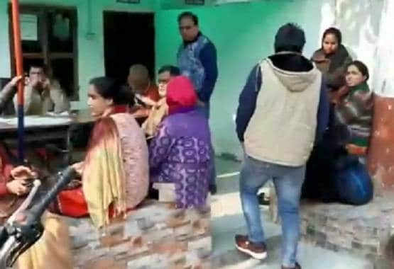 पोलियो ड्रॉप पिलाने पहुंची टीम, लोगों ने समझा NRC वाले हैं, फिर...