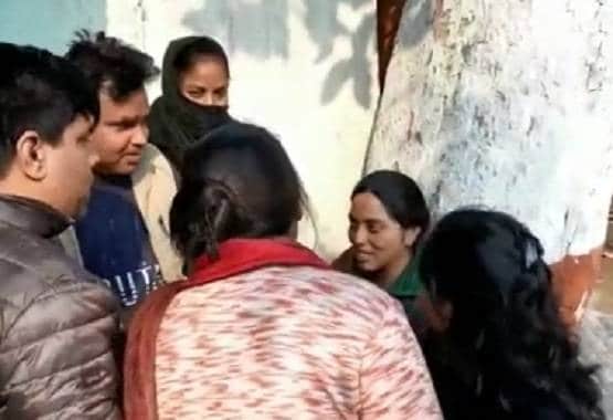 पोलियो ड्रॉप पिलाने पहुंची टीम, लोगों ने समझा NRC वाले हैं, फिर...