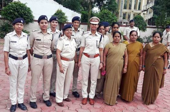 कौन हैं प्रिया वर्मा, जिनकी बर्खास्तगी की मांग के लिए ट्विटर पर चला हैशटैग