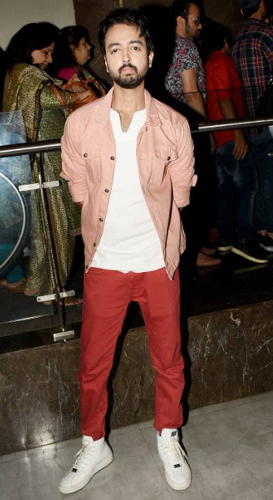 'सब कुशल मंगल' की स्क्रीनिंग में पहुंचें स्टार्स, श्रद्धा-भूमि भी आईं नजर