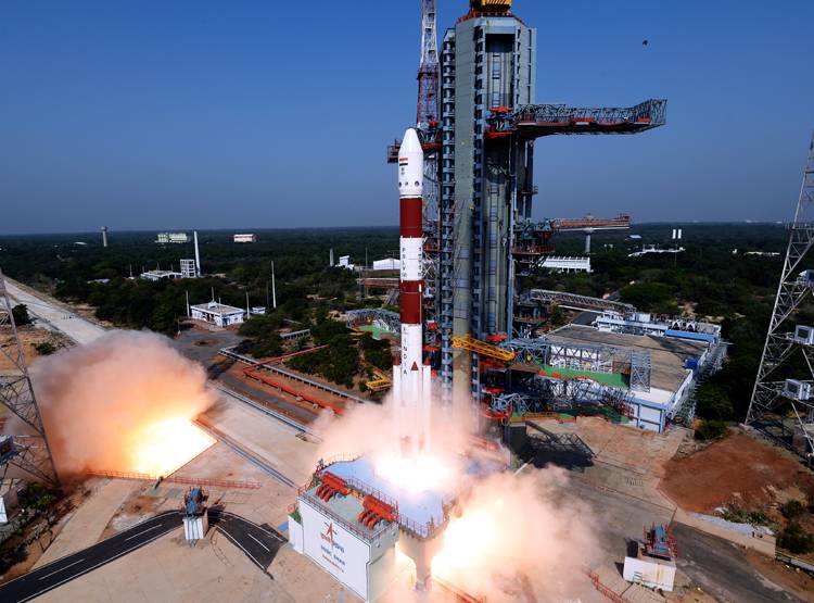 ISRO की ऊंची उड़ान, इसी साल अंतरिक्ष में भारत भेजेगा महिला रोबोट