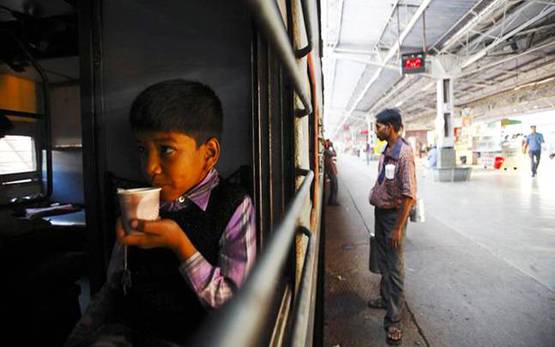 टिकट पर आपकी जेब से जाएंगे 4 पैसे, रेल को मिलेंगे 2300 करोड़