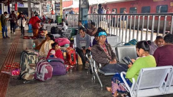 टिकट पर आपकी जेब से जाएंगे 4 पैसे, रेल को मिलेंगे 2300 करोड़