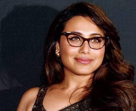 कटरीना से प्रियंका तक, जब घर पर पड़ी इनकम टैक्स रेड से हैरान हुए स्टार्स