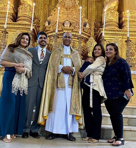 रियल लाइफ में सुपर नानी हैं रवीना टंडन, शेयर की नाती के संग क्यूट फोटो