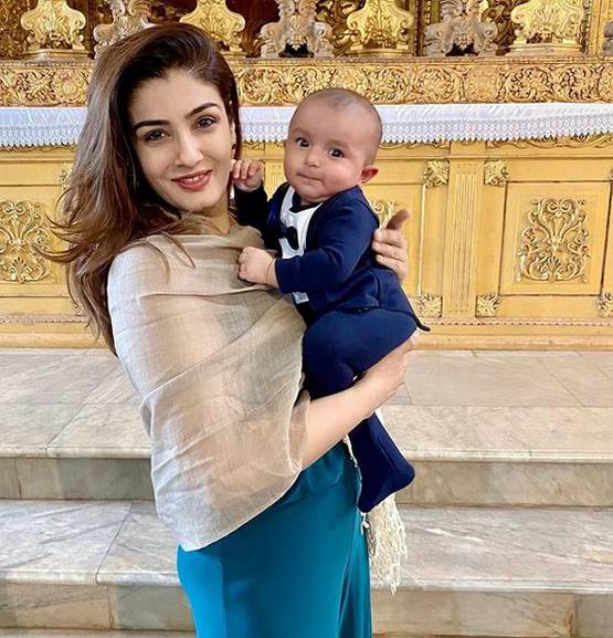 रियल लाइफ में सुपर नानी हैं रवीना टंडन, शेयर की नाती के संग क्यूट फोटो