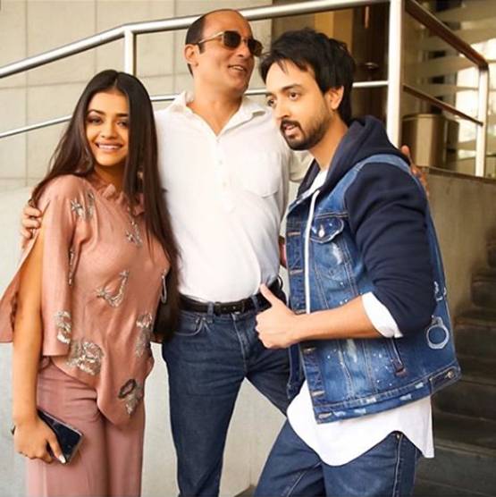 साल के अंतिम दिन रवि किशन के सिर से उठा पिता का साया, नया साल देगा ये खुशी