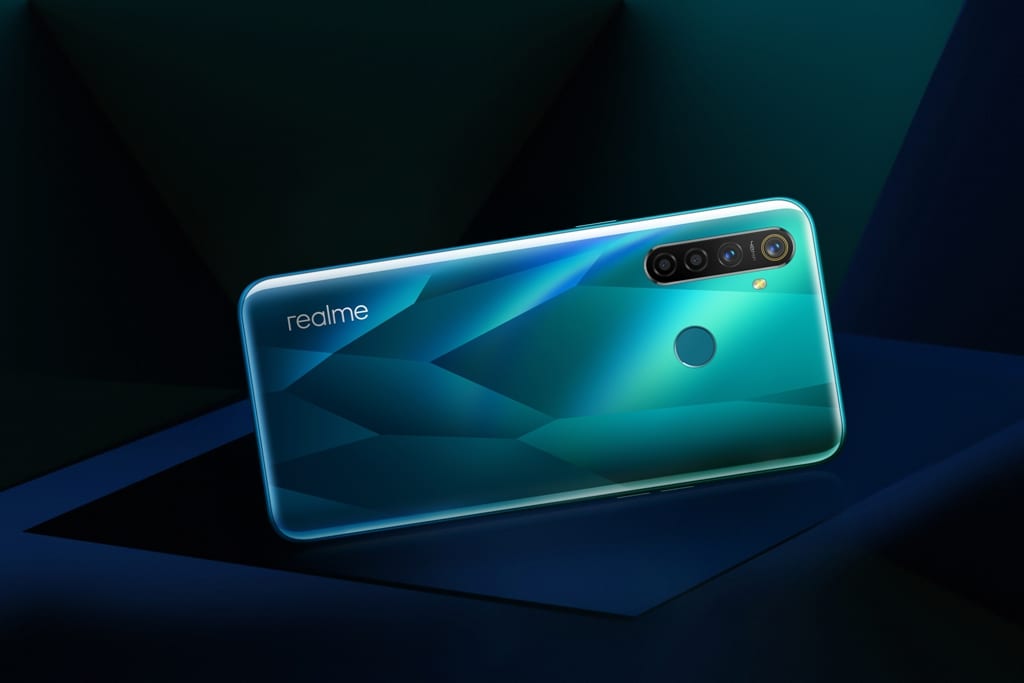 15 हजार है बजट? अभी खरीदने के लिए यहां देखें टॉप 5 स्मार्टफोन्स